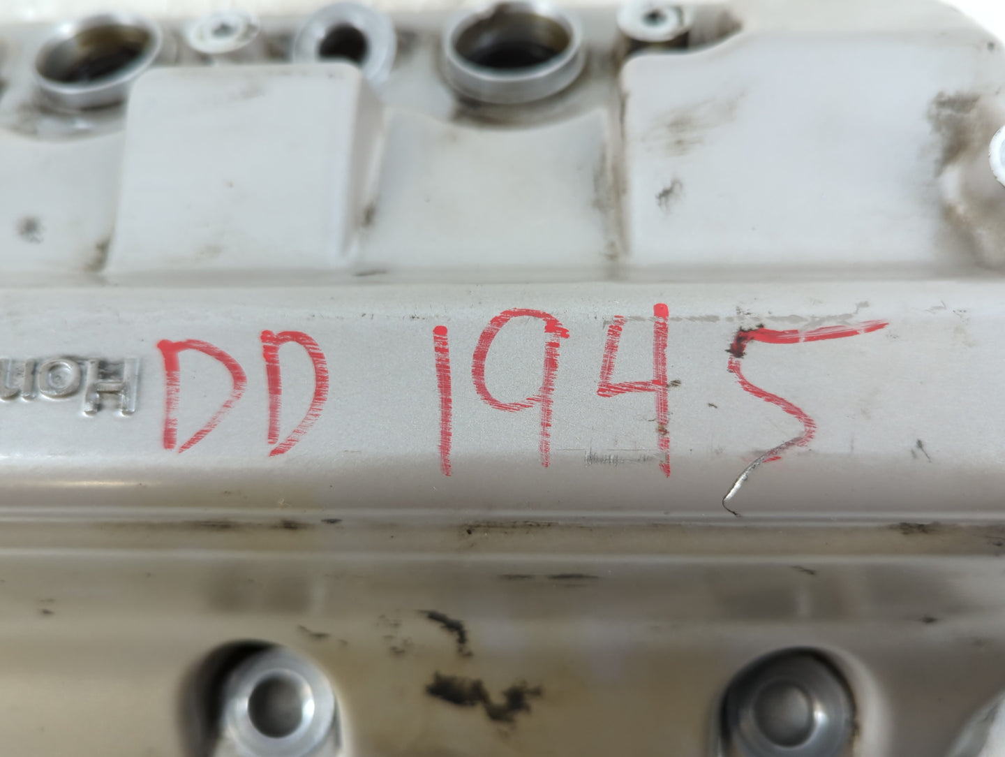 2006 Honda Odyssey Driver Left Cylinder Head Valve Cover Fits OEM Used Auto Parts - Oemusedautoparts1.com