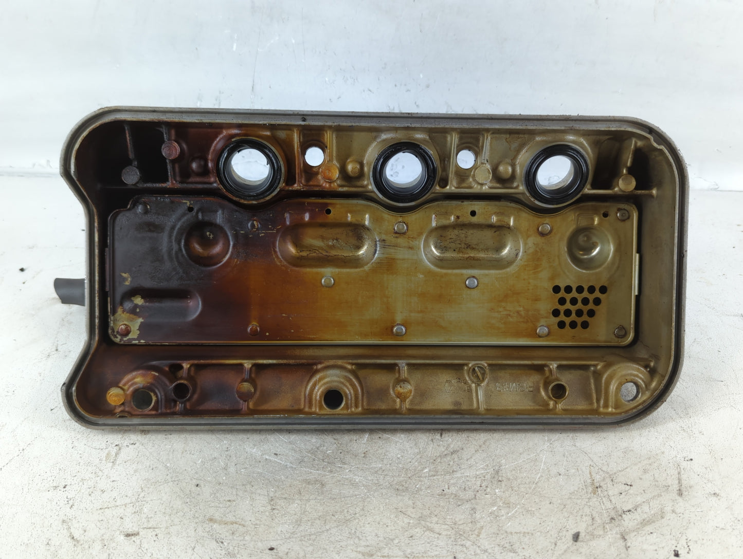 2006 Honda Odyssey Driver Left Cylinder Head Valve Cover Fits OEM Used Auto Parts - Oemusedautoparts1.com
