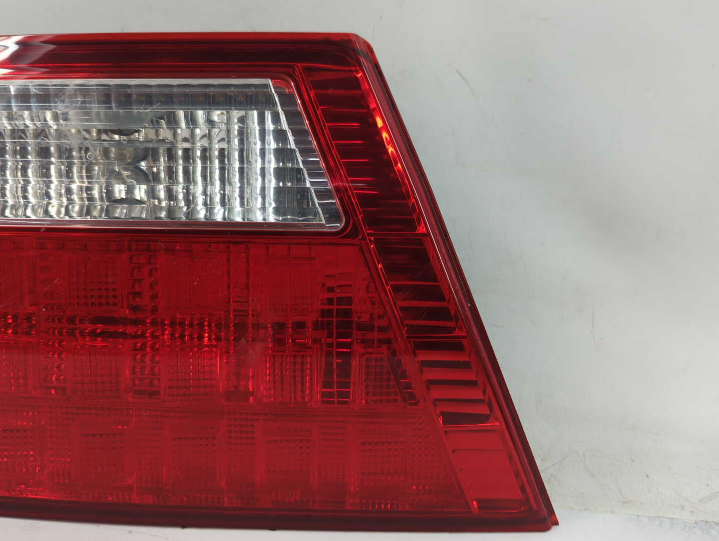 2005 Honda Odyssey Driver Left Side Tail Light Taillight Deck Lid Mounted - Oemusedautoparts1.com