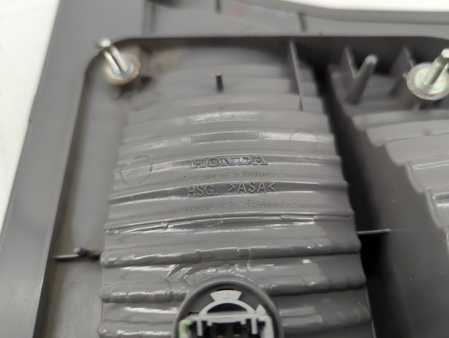2005 Honda Odyssey Driver Left Side Tail Light Taillight Deck Lid Mounted - Oemusedautoparts1.com