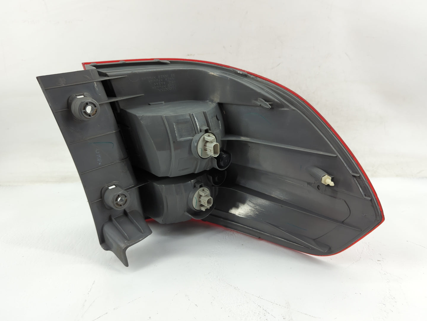 2005-2006 Honda Odyssey Tail Light Assembly Passenger Right OEM Fits Fits 2005 2006 OEM Used Auto Parts - Oemusedautoparts1.