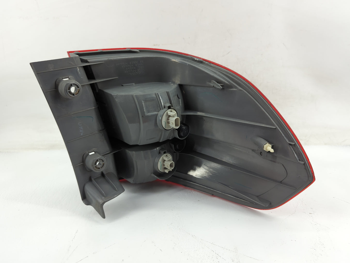 2005-2006 Honda Odyssey Tail Light Assembly Passenger Right OEM Fits Fits 2005 2006 OEM Used Auto Parts - Oemusedautoparts1.