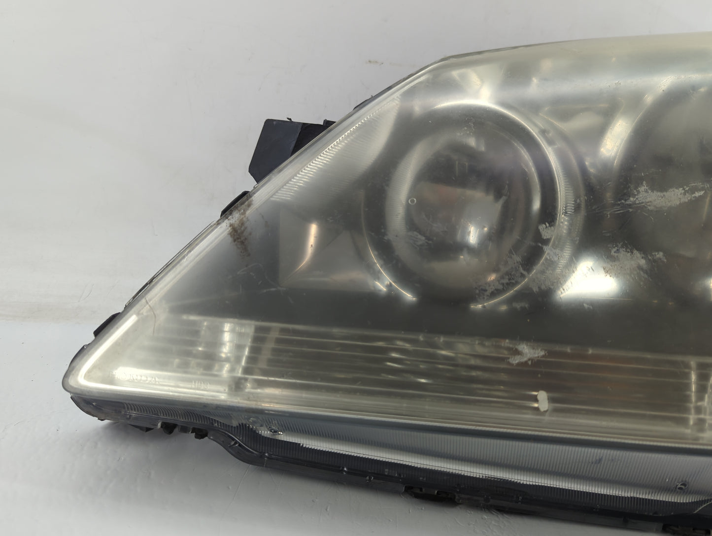 2005-2006 Honda Odyssey Tail Light Assembly Driver Left OEM Fits Fits 2005 2006 OEM Used Auto Parts - Oemusedautoparts1.com