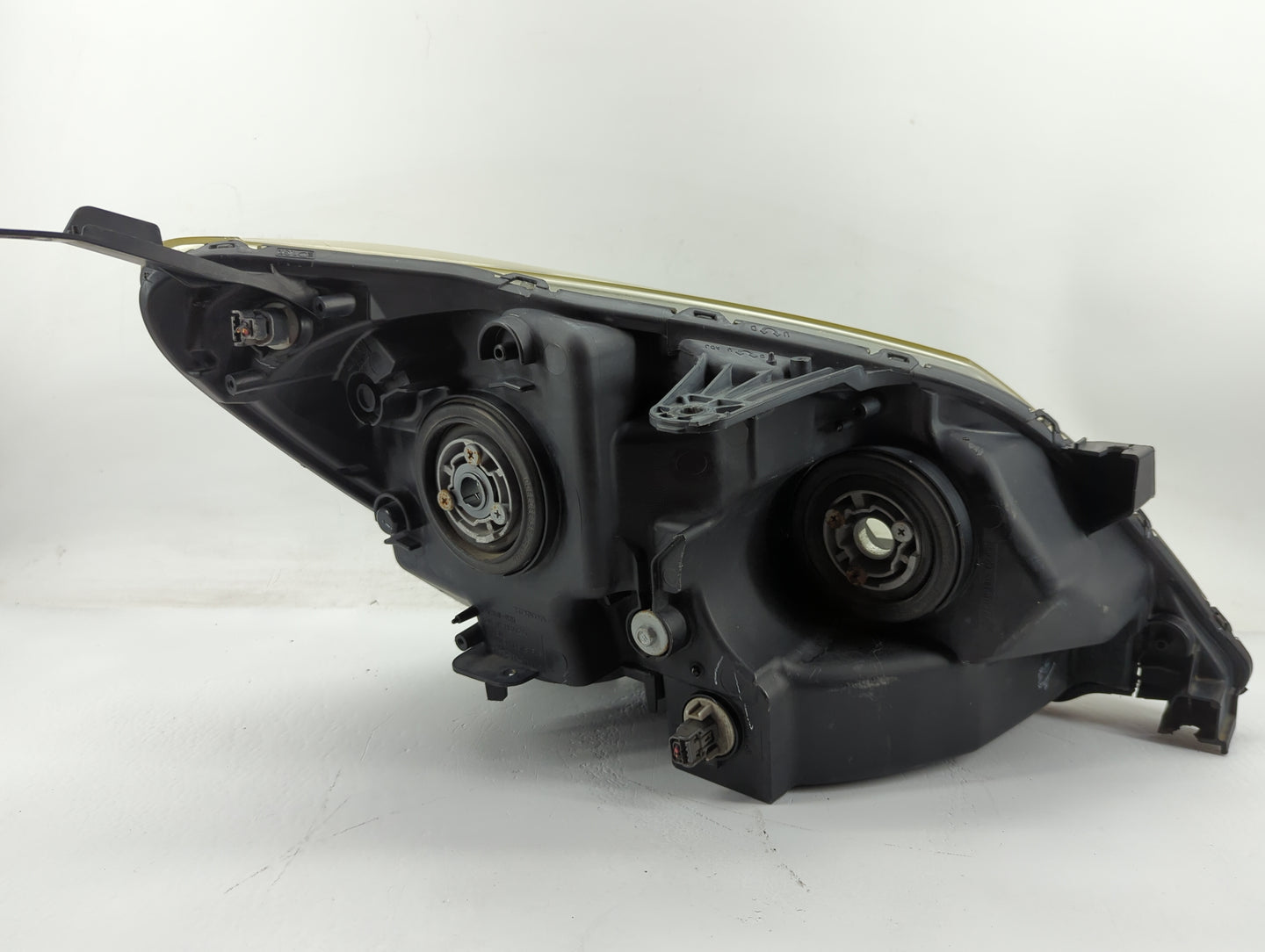 2005-2006 Honda Odyssey Tail Light Assembly Driver Left OEM Fits Fits 2005 2006 OEM Used Auto Parts - Oemusedautoparts1.com