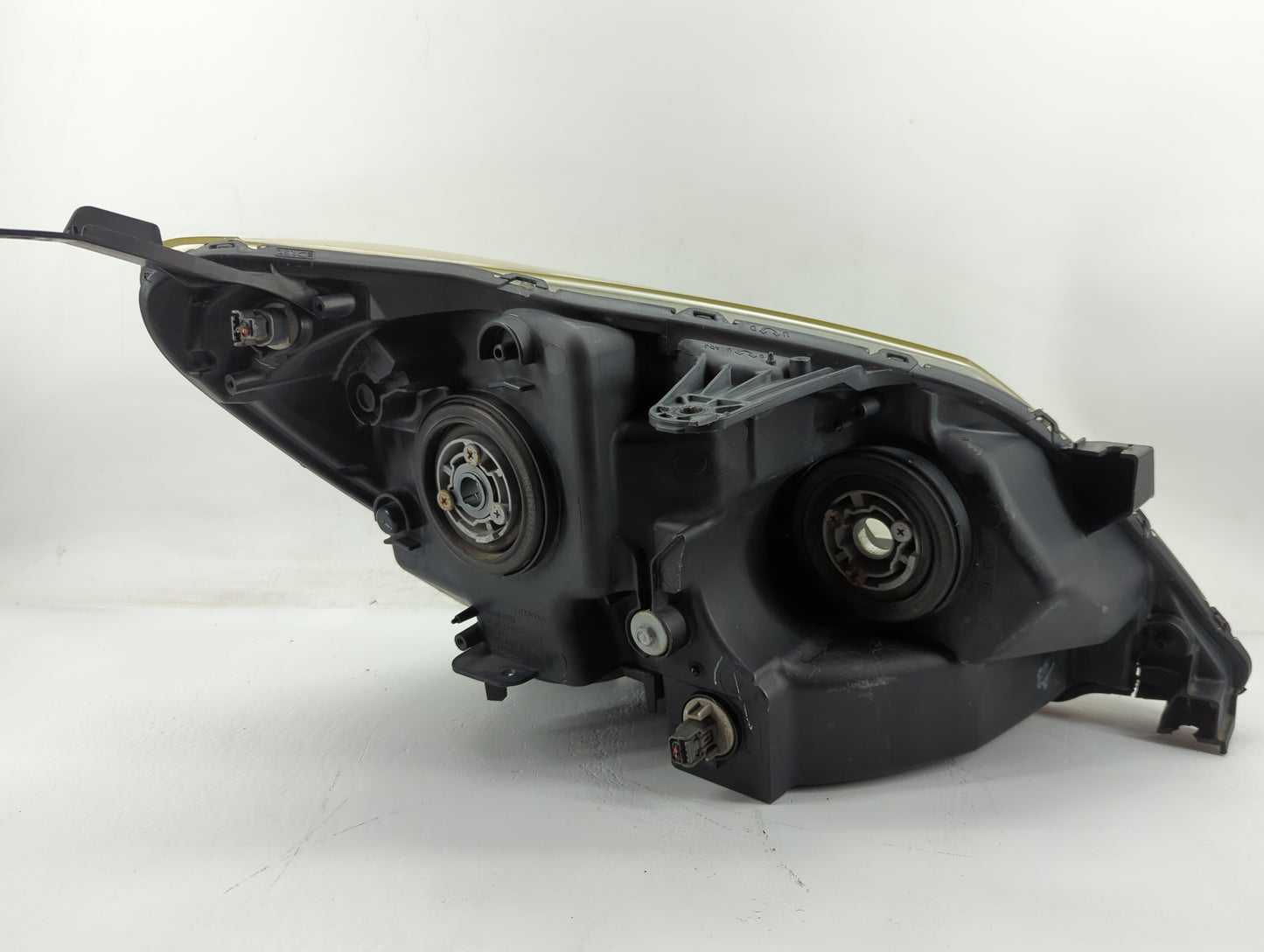 2005-2006 Honda Odyssey Tail Light Assembly Driver Left OEM Fits Fits 2005 2006 OEM Used Auto Parts - Oemusedautoparts1.com