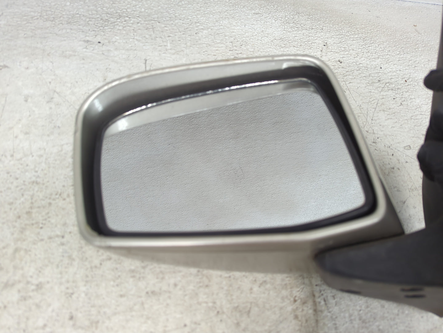 2005-2010 Honda Odyssey Driver Side View Mirror - Left Door Mirror OEM Used - Oemusedautoparts1.com
