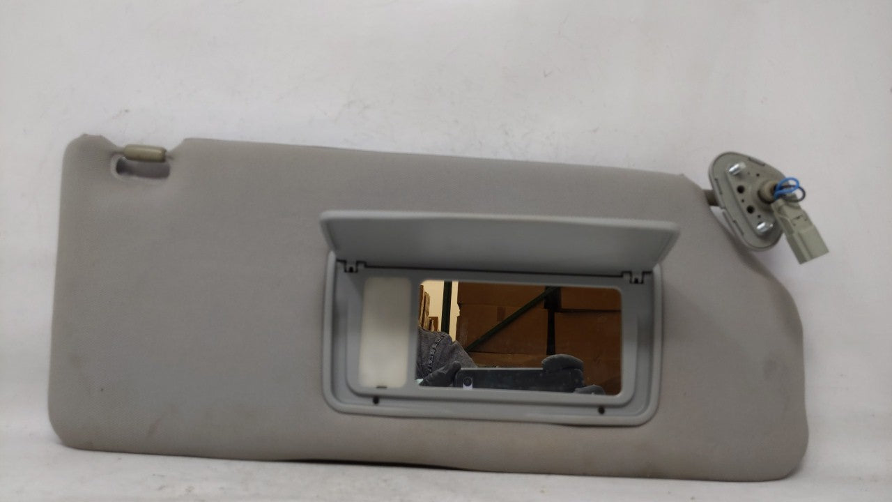 2006 Honda Odyssey Sun Visor Shade Replacement Passenger Right Mirror Fits Fits 2007 2008 2009 2010 OEM Used Auto Parts - Oe