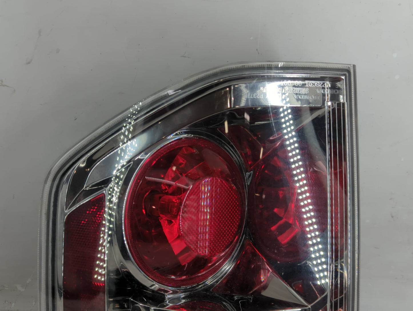 2006-2008 Honda Pilot Tail Light Assembly Passenger Right OEM Fits Fits 2006 2007 2008 OEM Used Auto Parts - Oemusedautopart