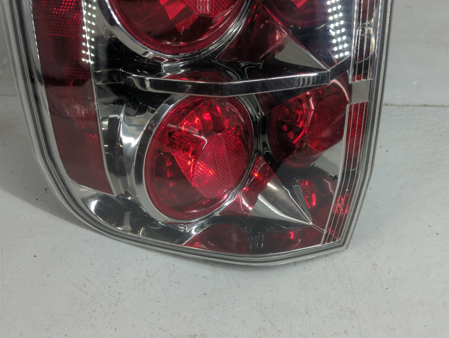 2006-2008 Honda Pilot Tail Light Assembly Passenger Right OEM Fits Fits 2006 2007 2008 OEM Used Auto Parts - Oemusedautopart