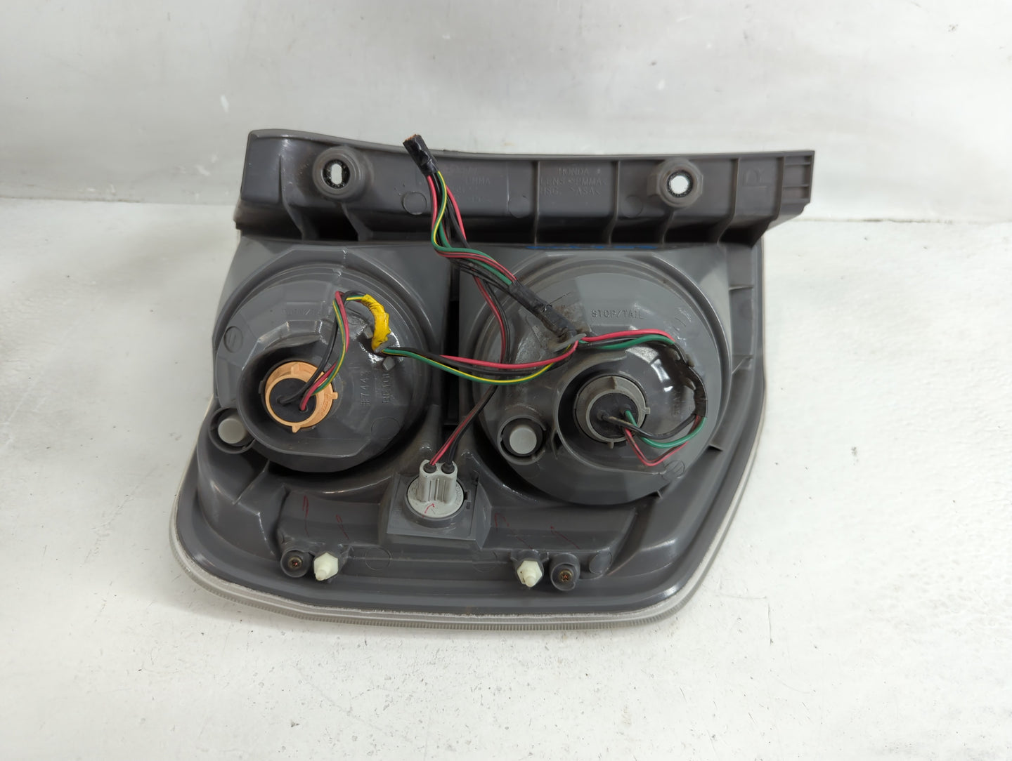 2006-2008 Honda Pilot Tail Light Assembly Passenger Right OEM Fits Fits 2006 2007 2008 OEM Used Auto Parts - Oemusedautopart