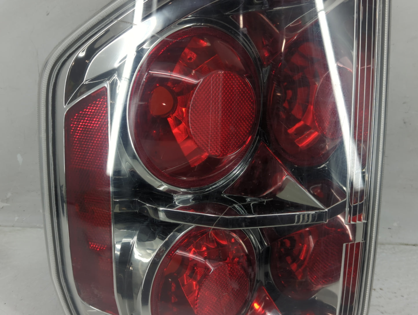 2006-2008 Honda Pilot Tail Light Assembly Passenger Right OEM P/N:P5522 P2377 Fits Fits 2006 2007 2008 OEM Used Auto Parts -