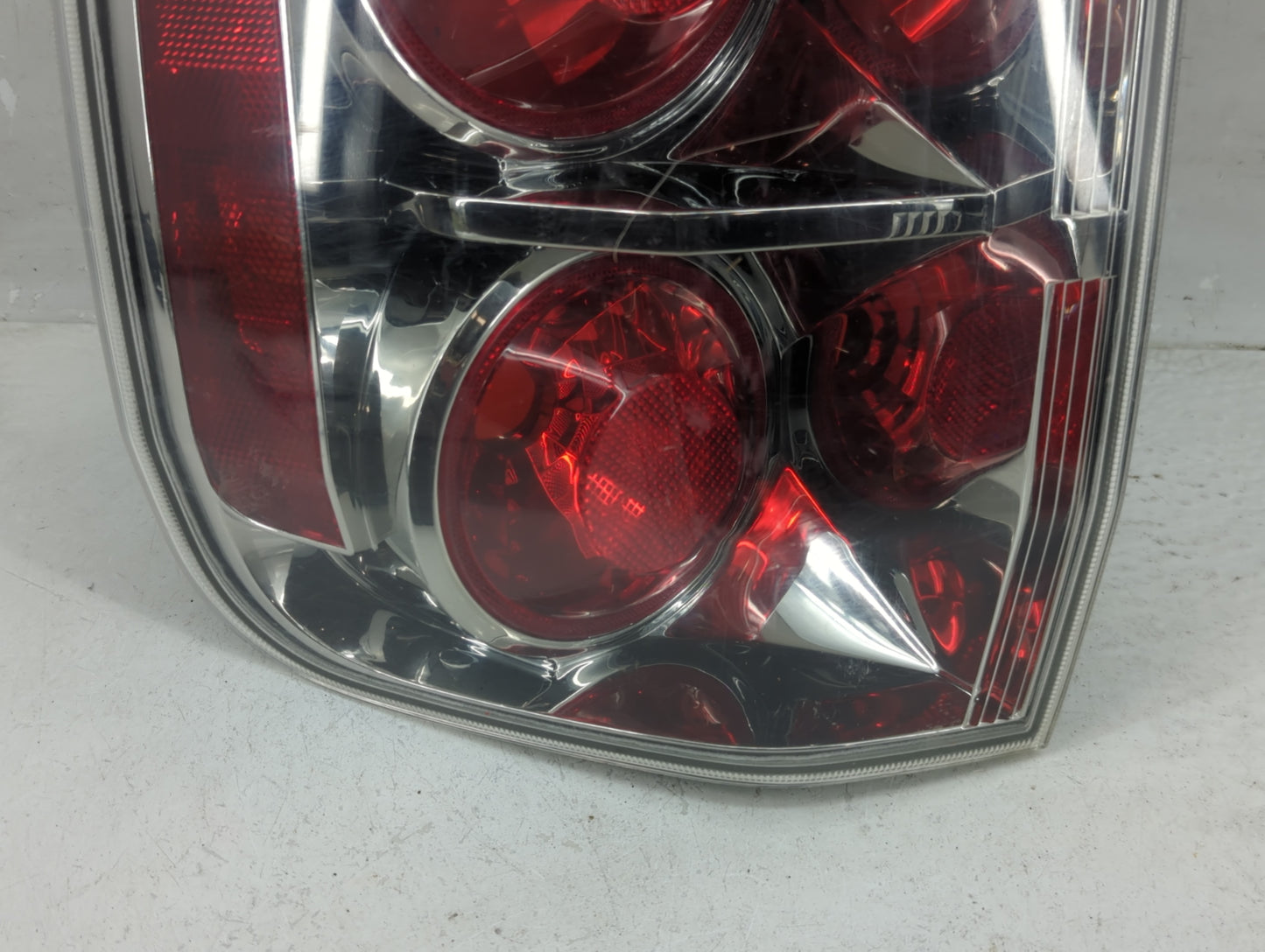 2006-2008 Honda Pilot Tail Light Assembly Passenger Right OEM P/N:P5522 P2377 Fits Fits 2006 2007 2008 OEM Used Auto Parts -