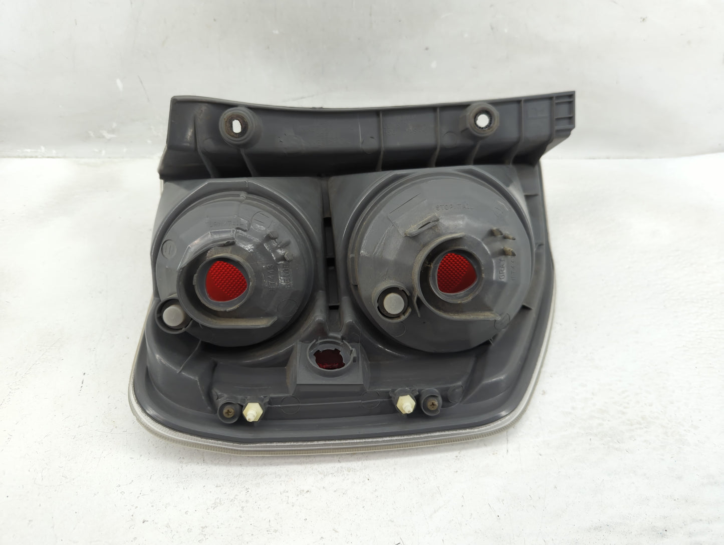 2006-2008 Honda Pilot Tail Light Assembly Passenger Right OEM P/N:P5522 P2377 Fits Fits 2006 2007 2008 OEM Used Auto Parts -