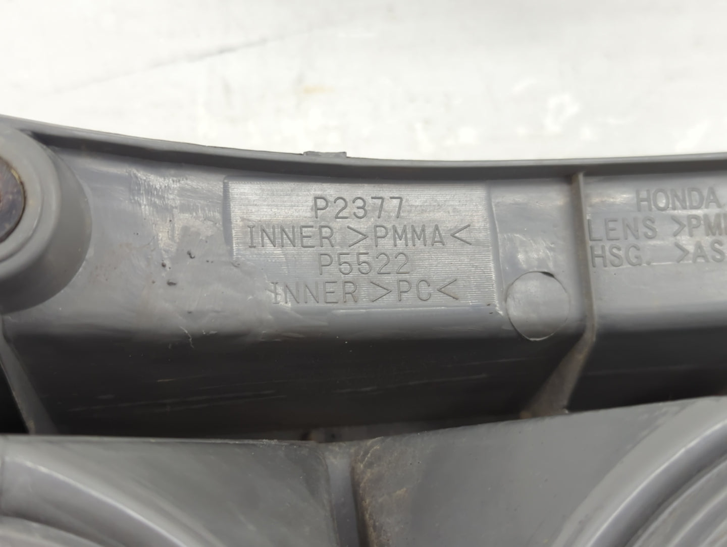 2006-2008 Honda Pilot Tail Light Assembly Passenger Right OEM P/N:P5522 P2377 Fits Fits 2006 2007 2008 OEM Used Auto Parts -