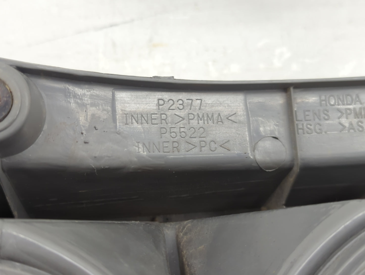 2006-2008 Honda Pilot Tail Light Assembly Passenger Right OEM P/N:P5522 P2377 Fits Fits 2006 2007 2008 OEM Used Auto Parts -