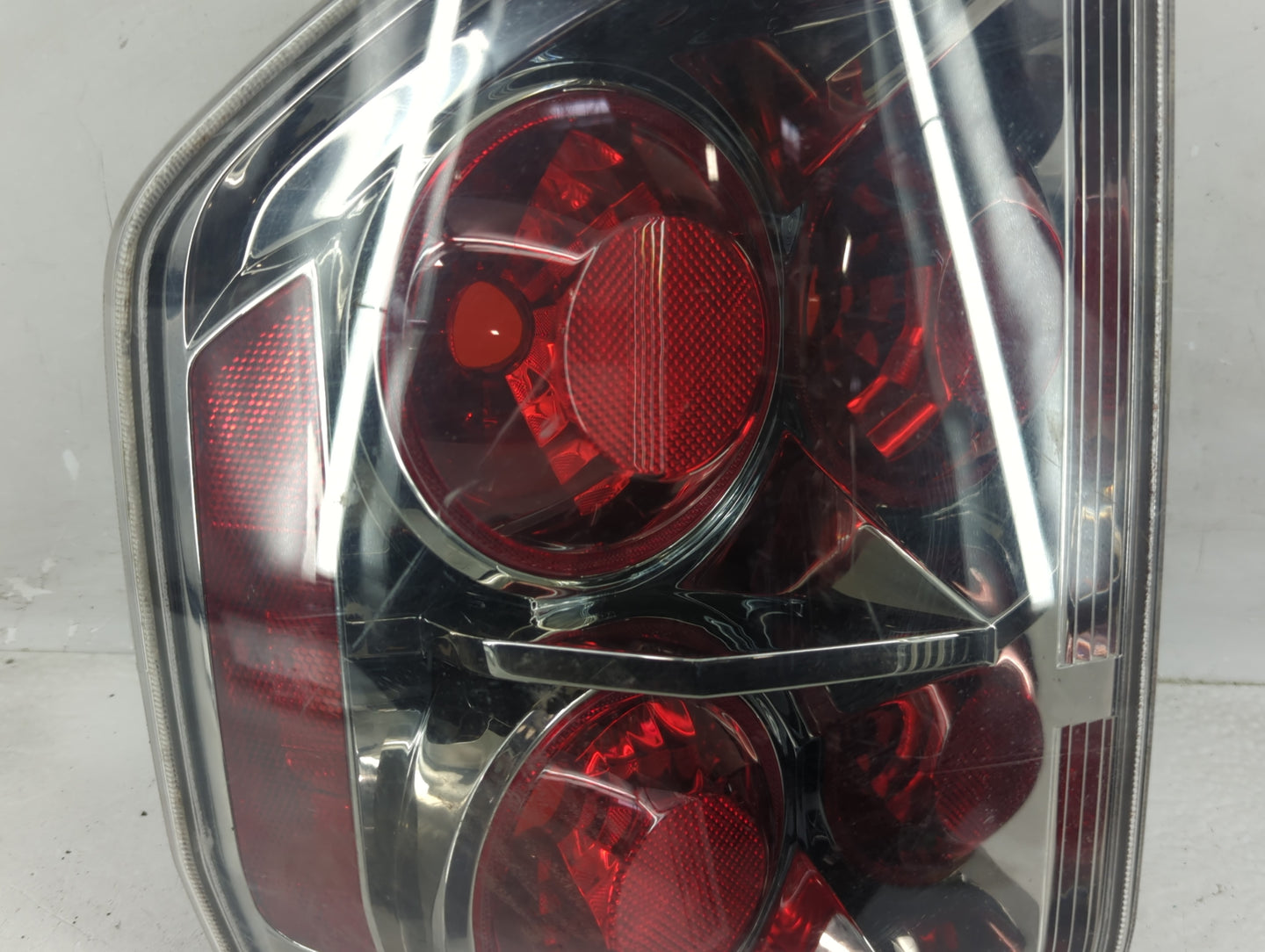 2006-2008 Honda Pilot Tail Light Assembly Passenger Right OEM P/N:P5522 P2377 Fits Fits 2006 2007 2008 OEM Used Auto Parts -