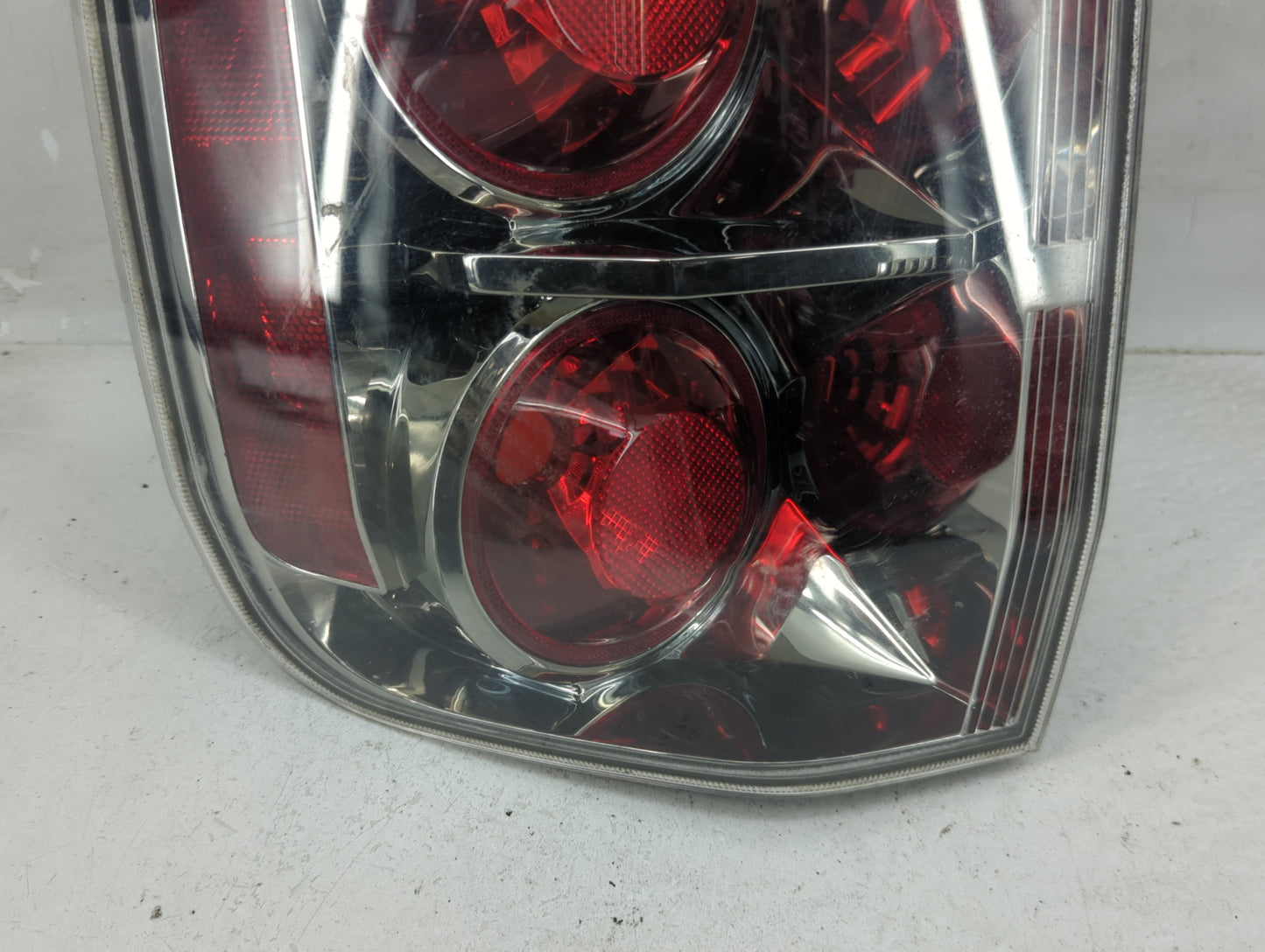 2006-2008 Honda Pilot Tail Light Assembly Passenger Right OEM P/N:P5522 P2377 Fits Fits 2006 2007 2008 OEM Used Auto Parts -