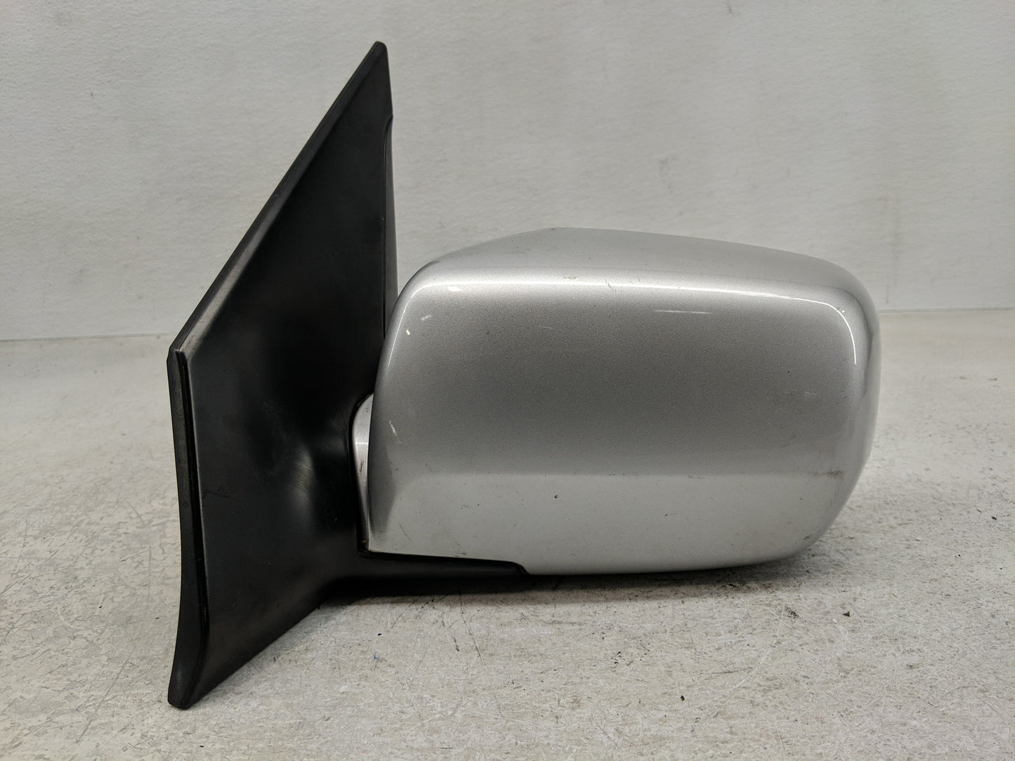 2003-2008 Honda Pilot Driver Side View Mirror - Left Door Mirror OEM Used - Oemusedautoparts1.com