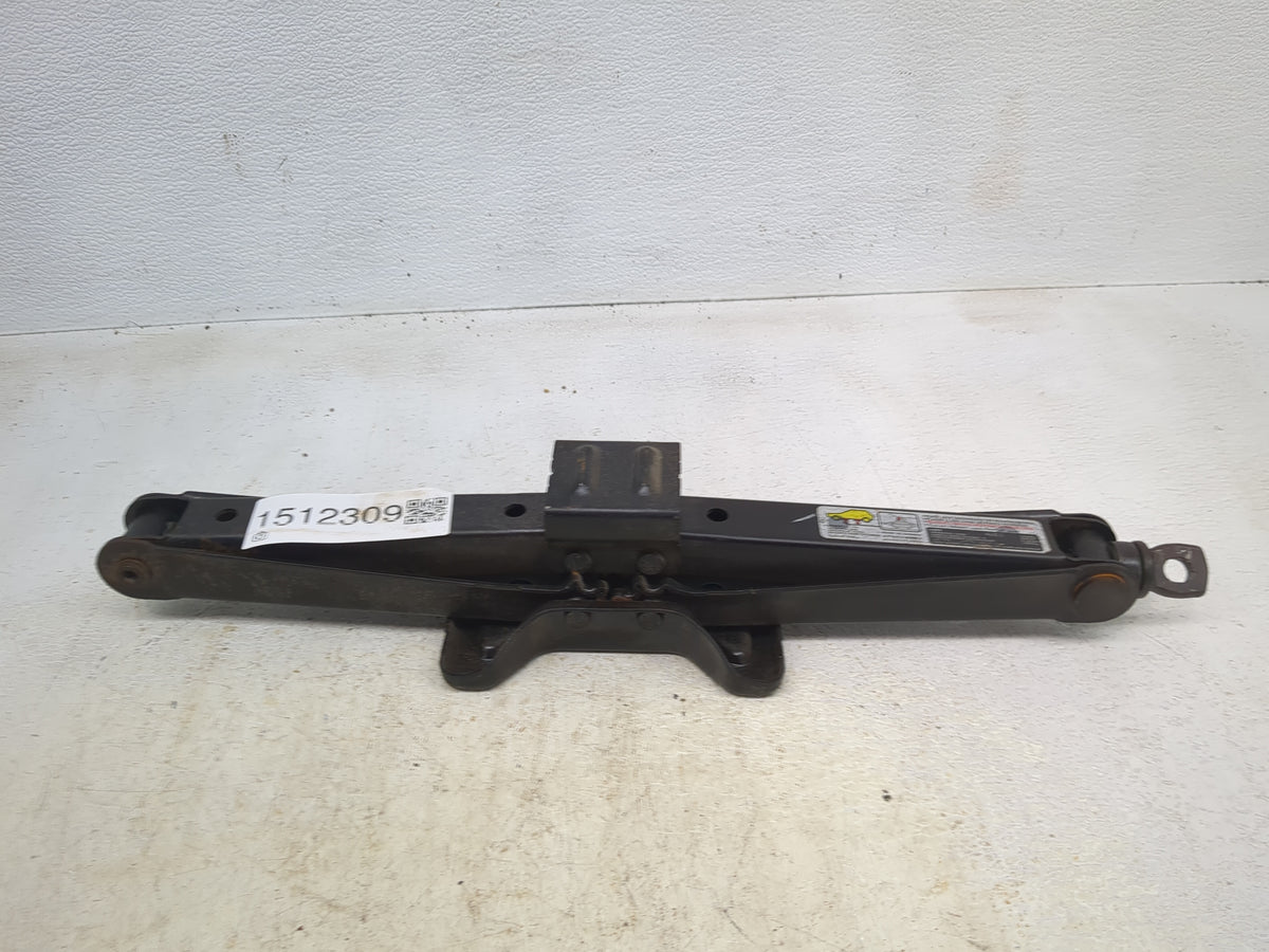 2006 Honda Pilot Spare Scissor Car Jack - Oemusedautoparts1.com