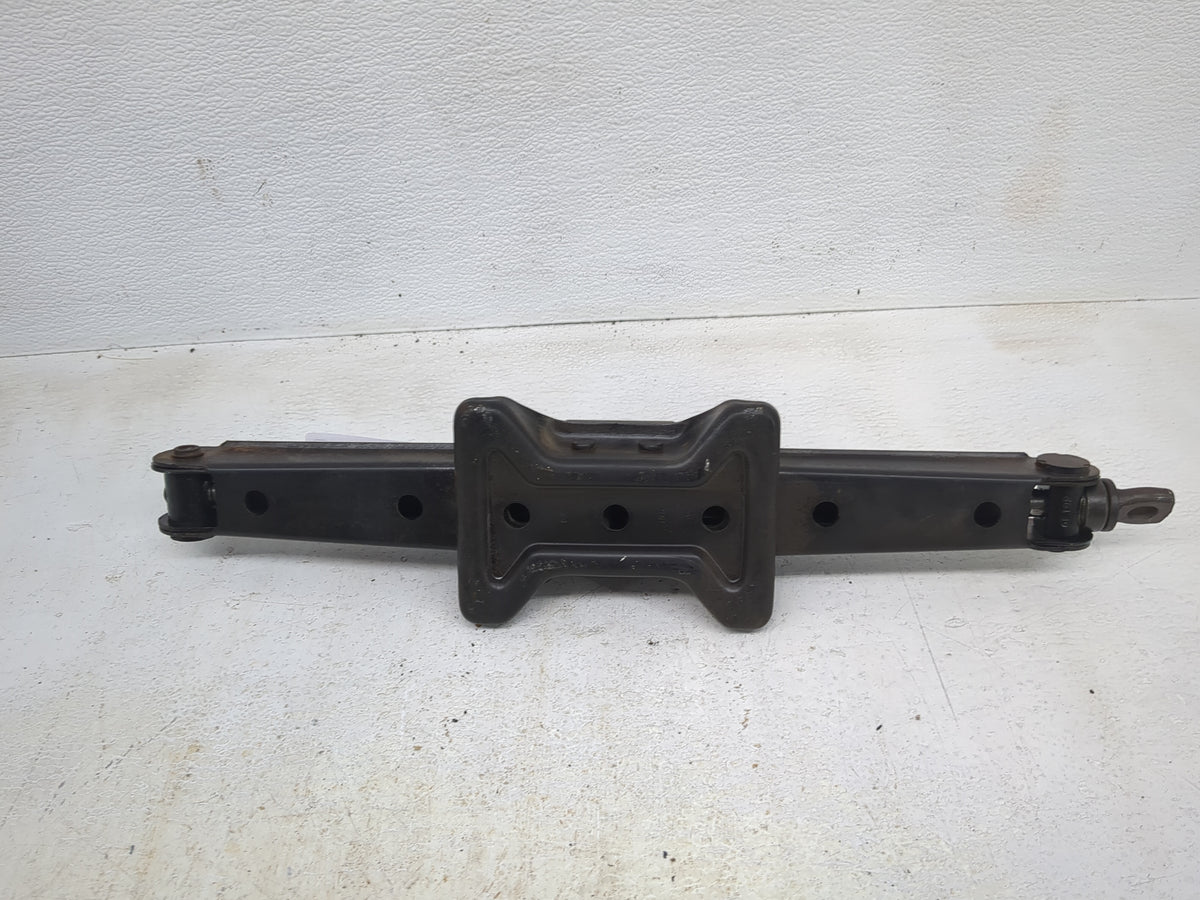 2006 Honda Pilot Spare Scissor Car Jack - Oemusedautoparts1.com