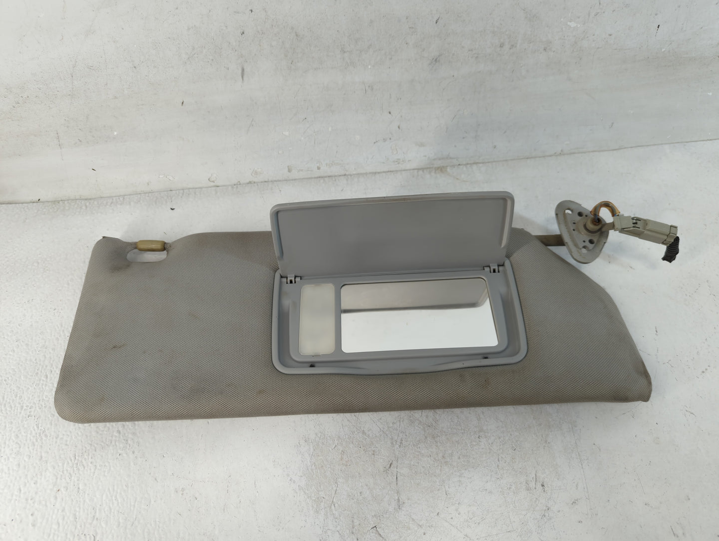 2006 Honda Ridgeline Sun Visor Shade Replacement Passenger Right Mirror Fits OEM Used Auto Parts - Oemusedautoparts1.com