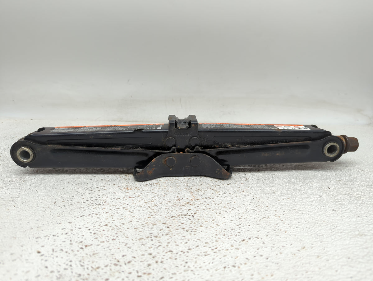 Honda Ridgeline Spare Scissor Car Jack 924598 - Oemusedautoparts1.com