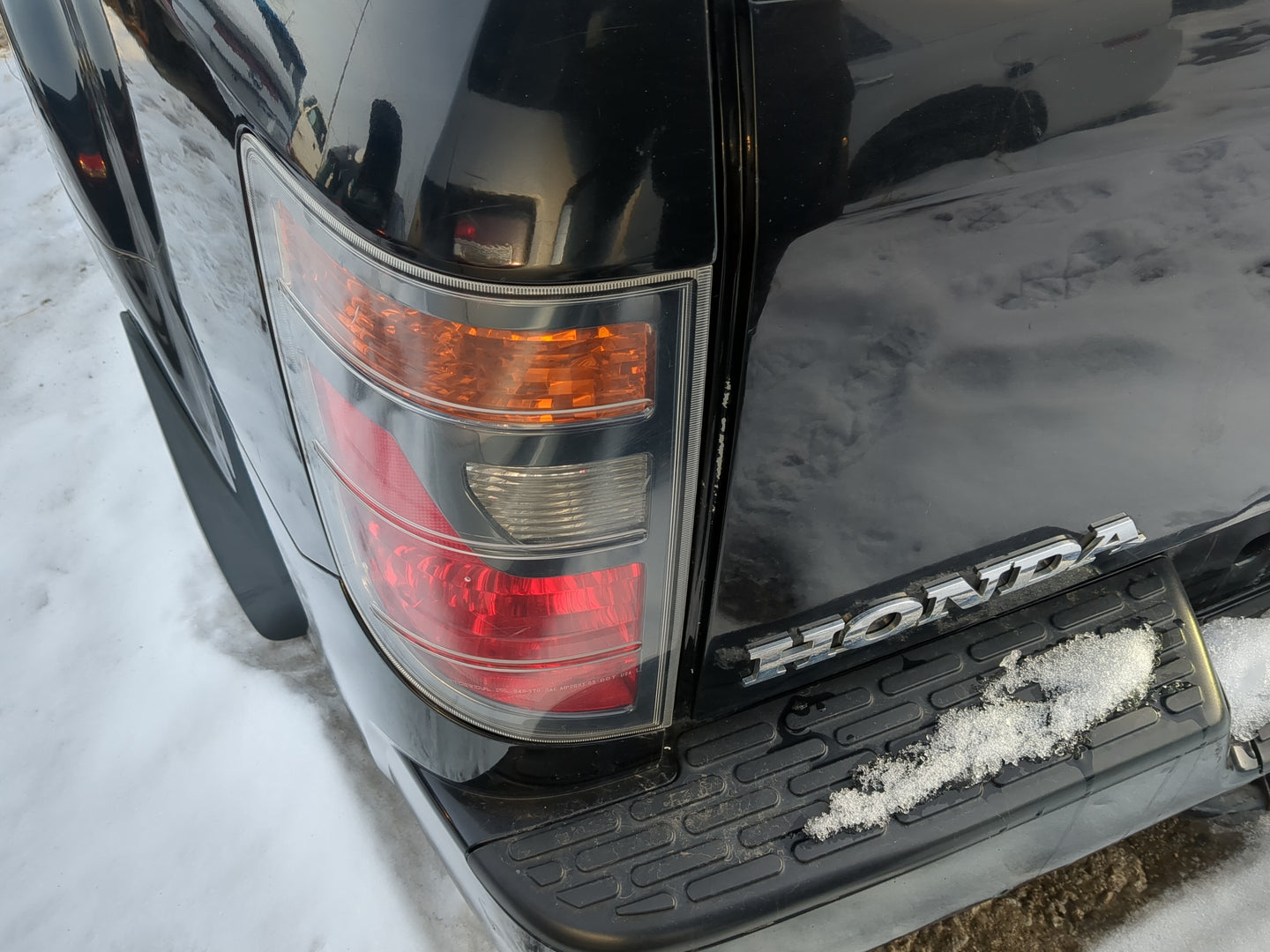 2006-2008 Honda Ridgeline Tail Light Assembly Driver Left OEM Fits Fits 2006 2007 2008 OEM Used Auto Parts - Oemusedautopart