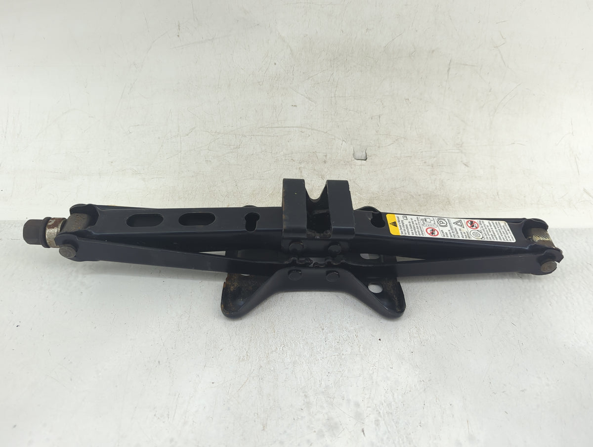 2006 Hummer H2 Spare Scissor Car Jack - Oemusedautoparts1.com