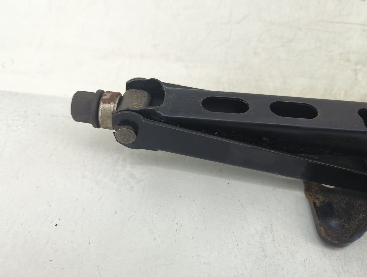 2006 Hummer H2 Spare Scissor Car Jack - Oemusedautoparts1.com