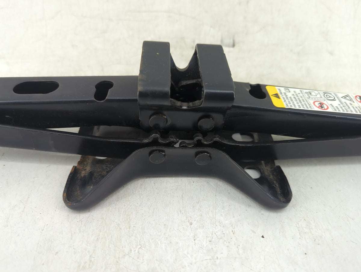 2006 Hummer H2 Spare Scissor Car Jack - Oemusedautoparts1.com
