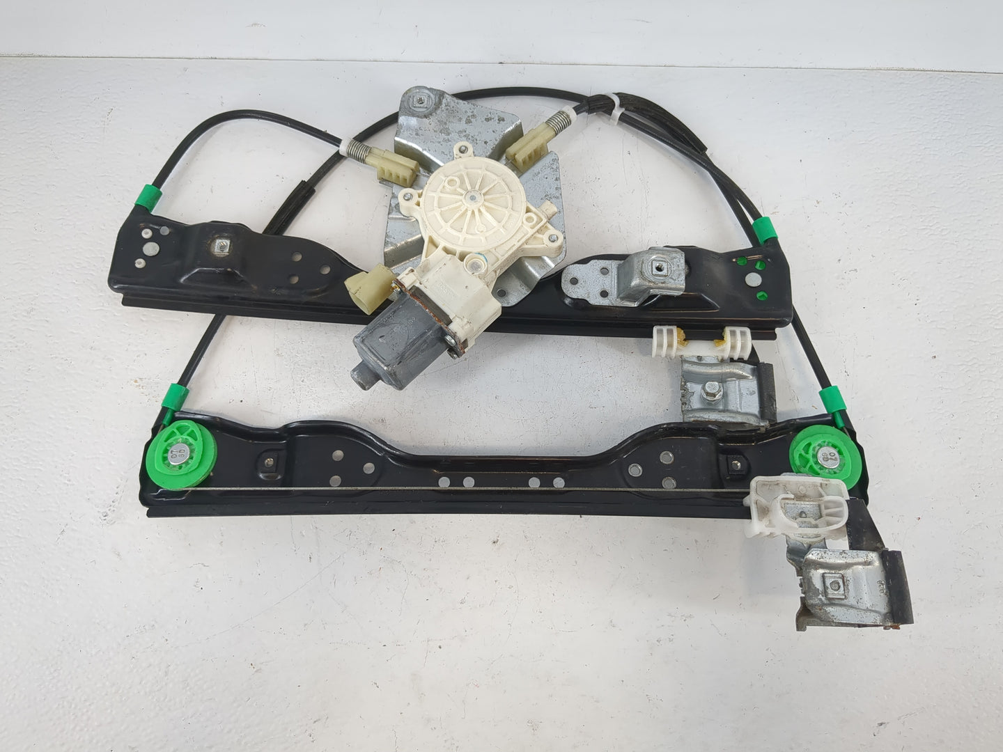 Hummer H3 Driver Front Left Power Window Motor - Oemusedautoparts1.com
