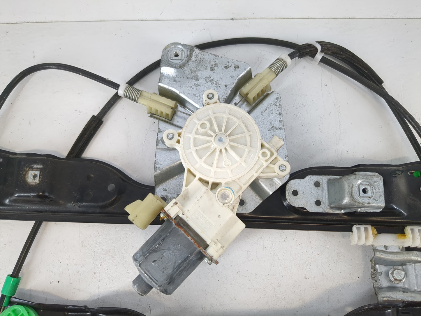 Hummer H3 Driver Front Left Power Window Motor - Oemusedautoparts1.com