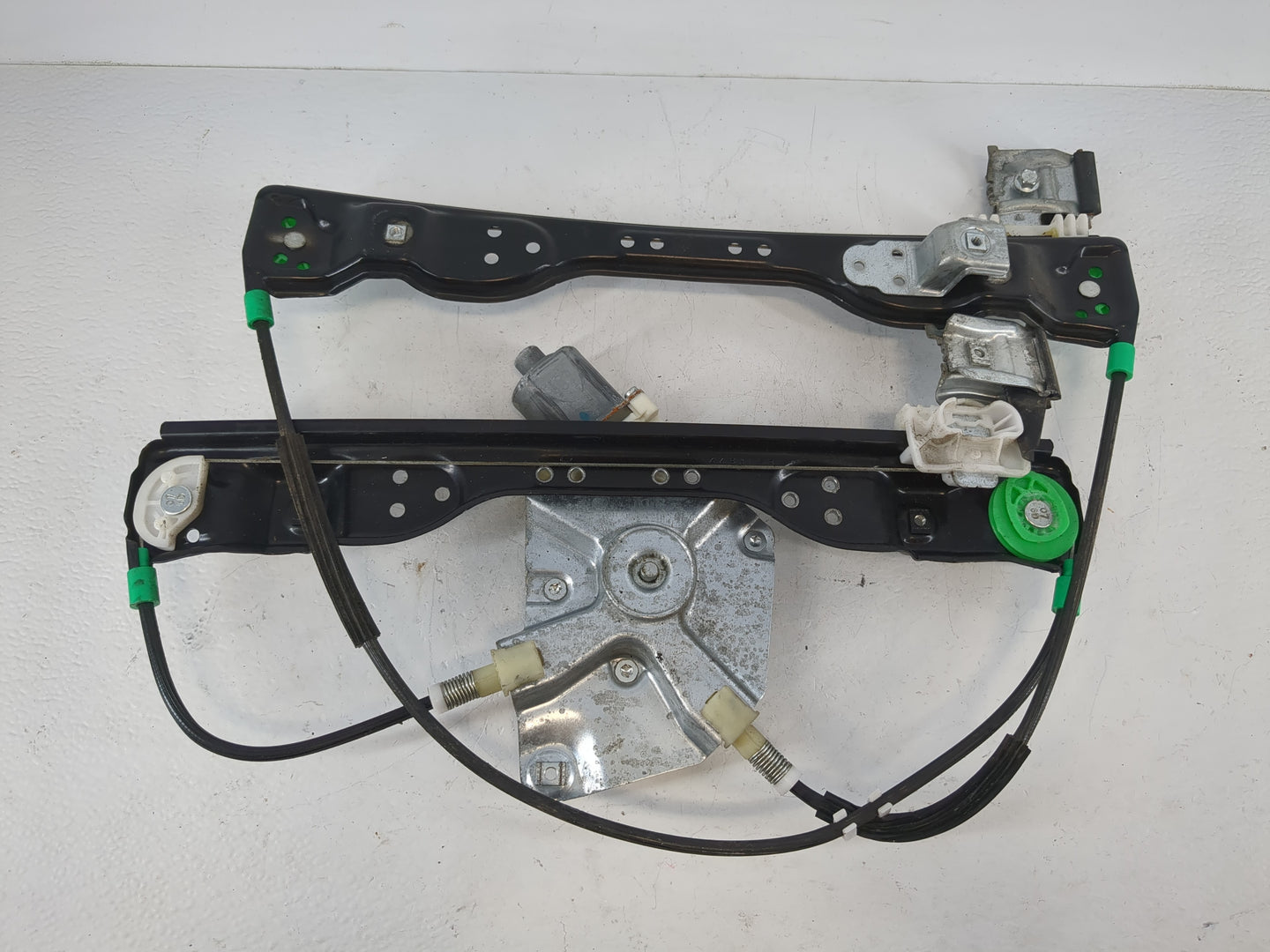 Hummer H3 Driver Front Left Power Window Motor - Oemusedautoparts1.com