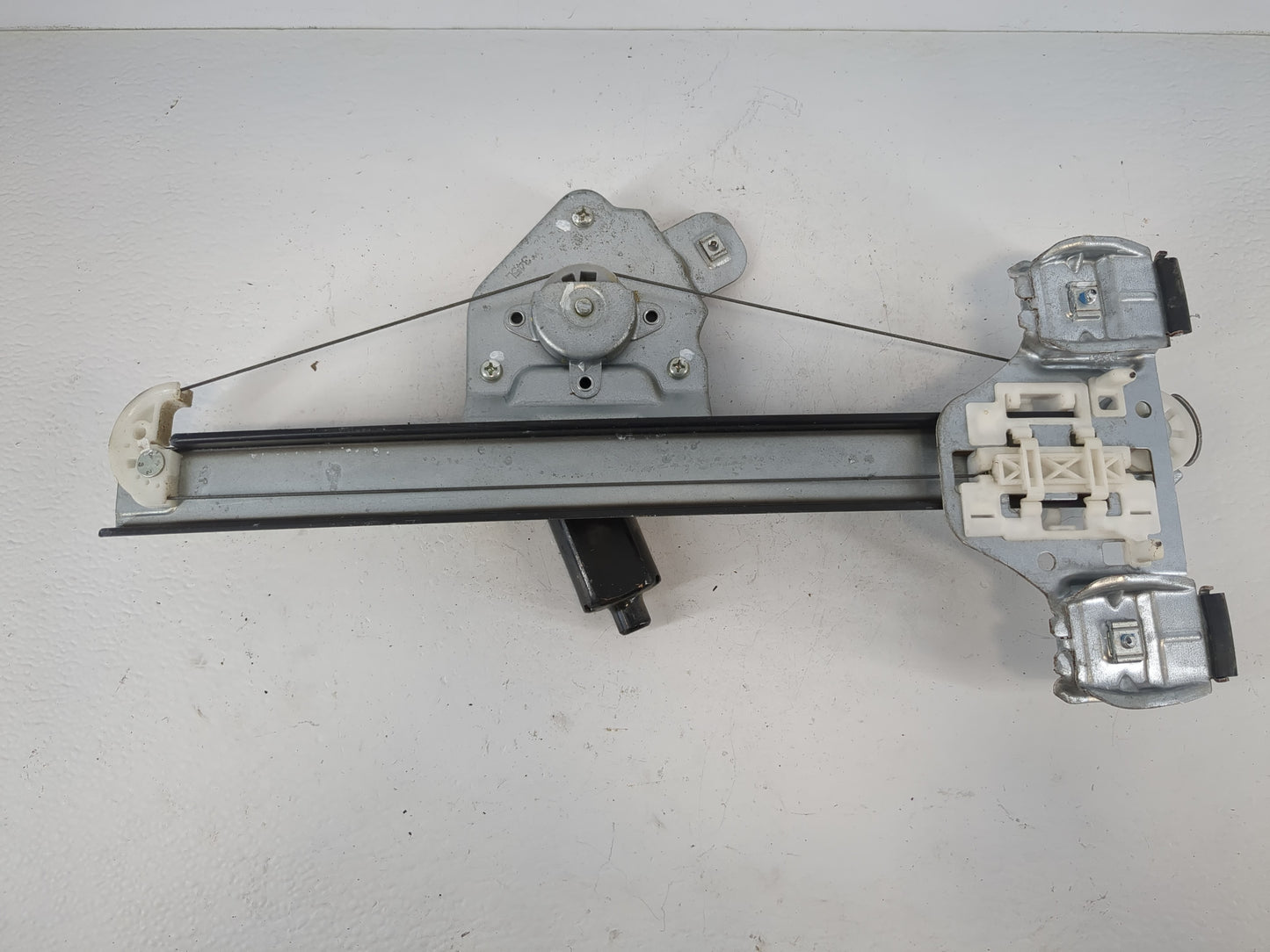 2006 Hummer H3 Driver Rear Left Power Window Motor - Oemusedautoparts1.com