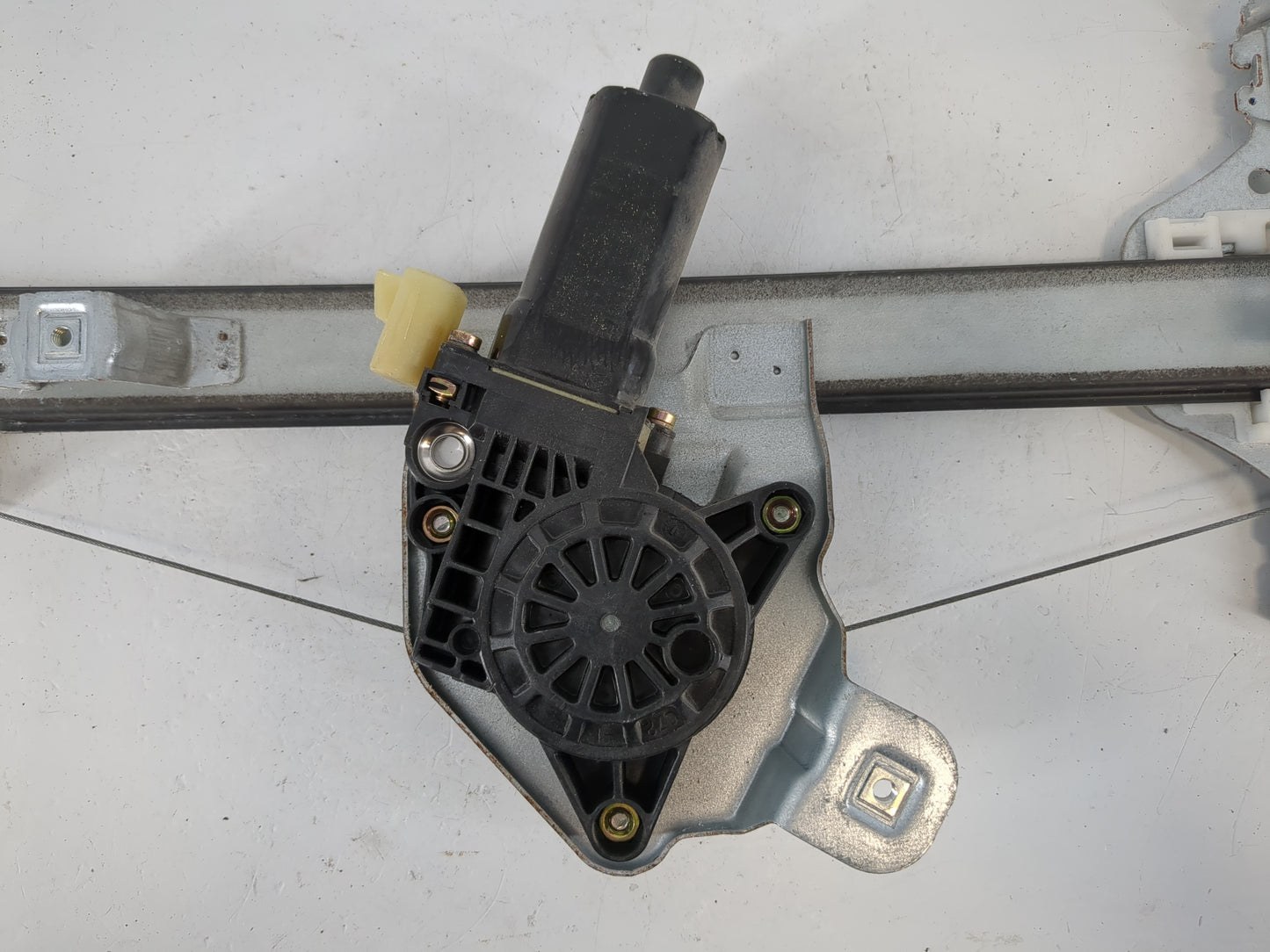 2006 Hummer H3 Driver Rear Left Power Window Motor - Oemusedautoparts1.com
