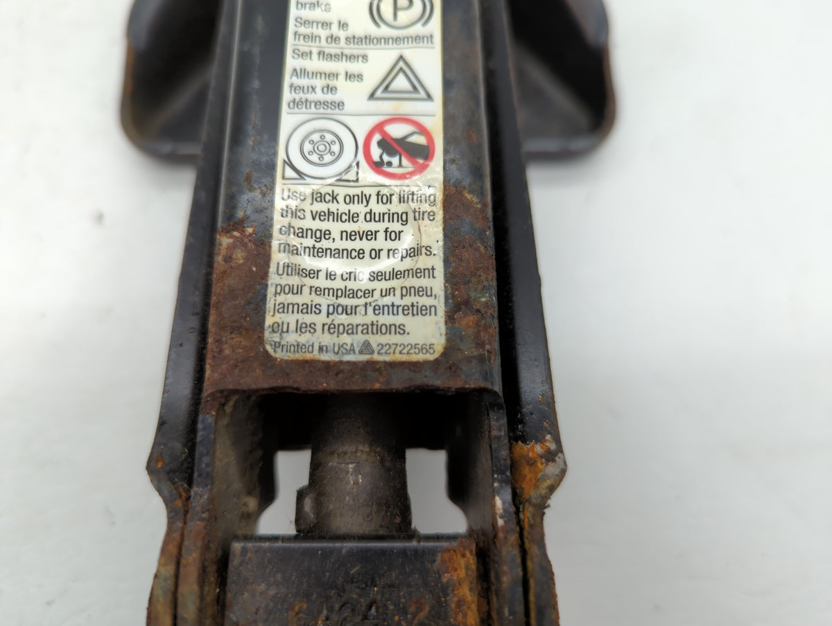 2006 Hummer H3 Spare Scissor Car Jack 1035637 - Oemusedautoparts1.com