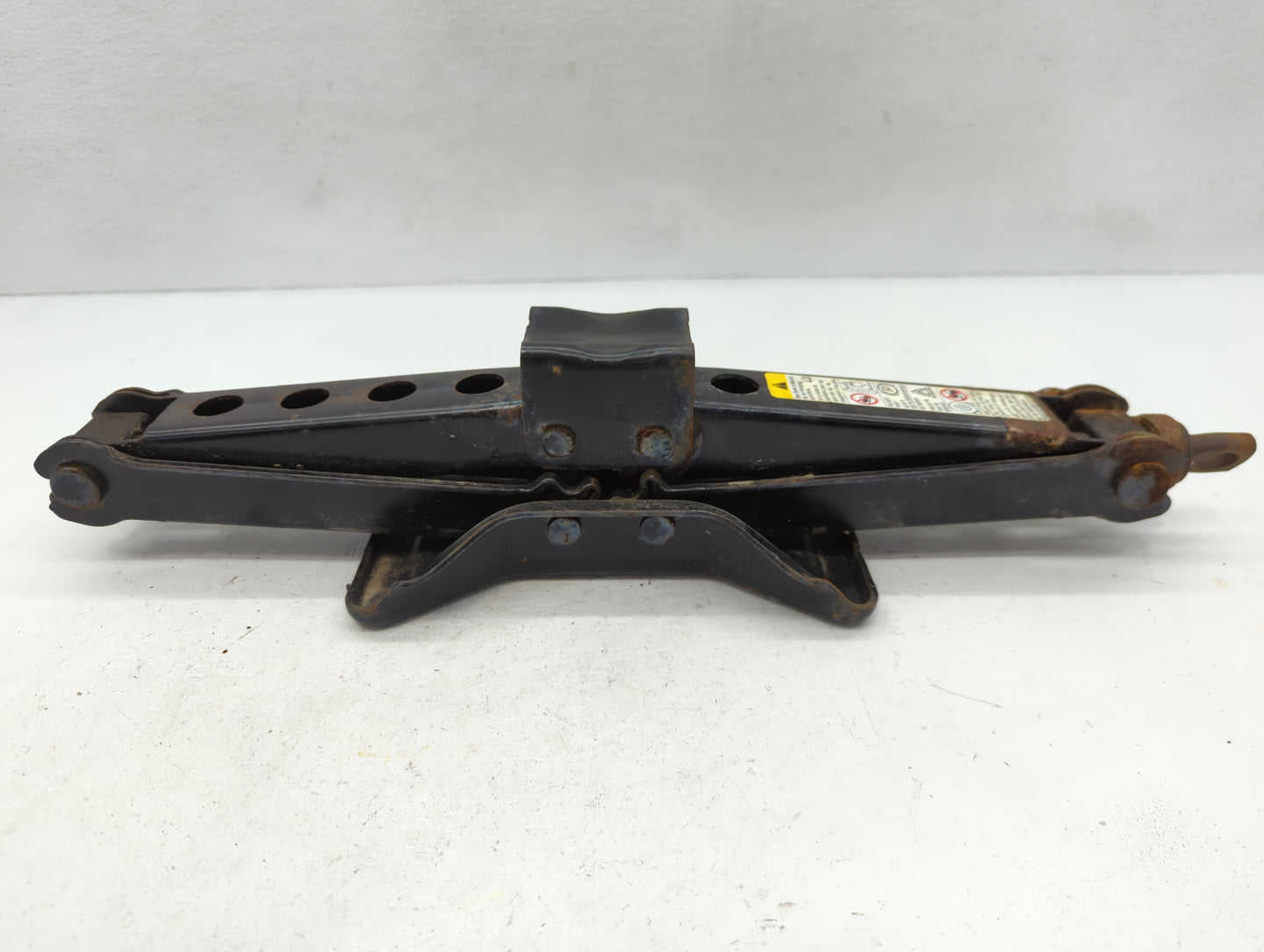2006 Hummer H3 Spare Scissor Car Jack 1035637 - Oemusedautoparts1.com