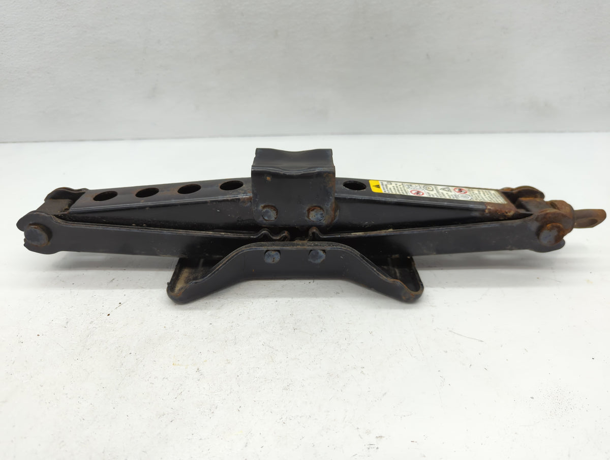 2006 Hummer H3 Spare Scissor Car Jack 1035637 - Oemusedautoparts1.com