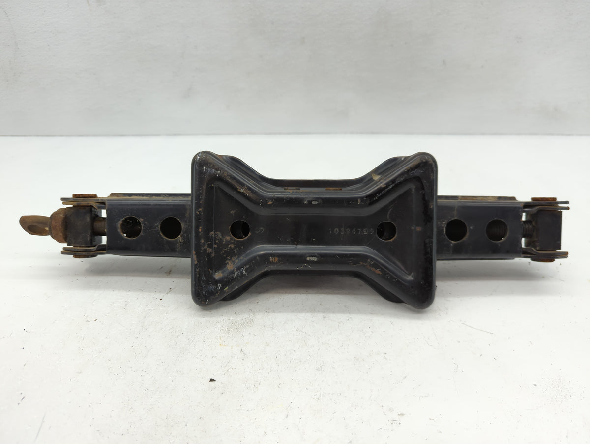 2006 Hummer H3 Spare Scissor Car Jack 1035637 - Oemusedautoparts1.com