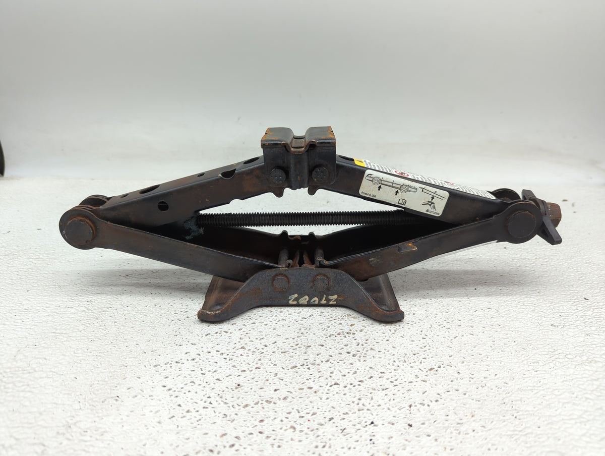 2006 Hummer H3 Spare Scissor Car Jack 1415618 - Oemusedautoparts1.com