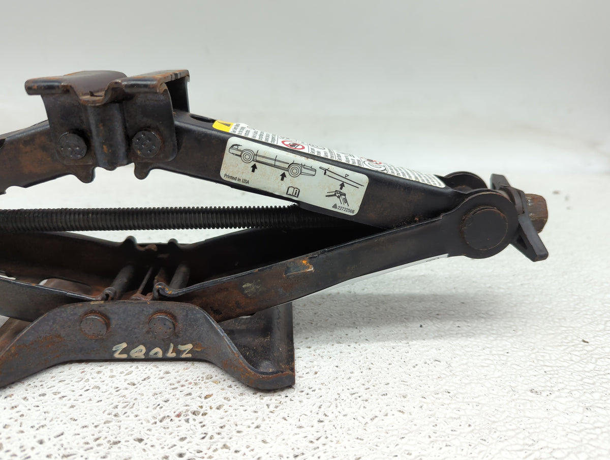 2006 Hummer H3 Spare Scissor Car Jack 1415618 - Oemusedautoparts1.com