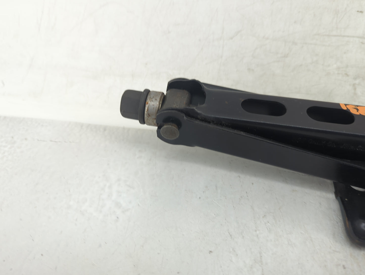 2006 Hummer H3 Spare Scissor Car Jack - Oemusedautoparts1.com