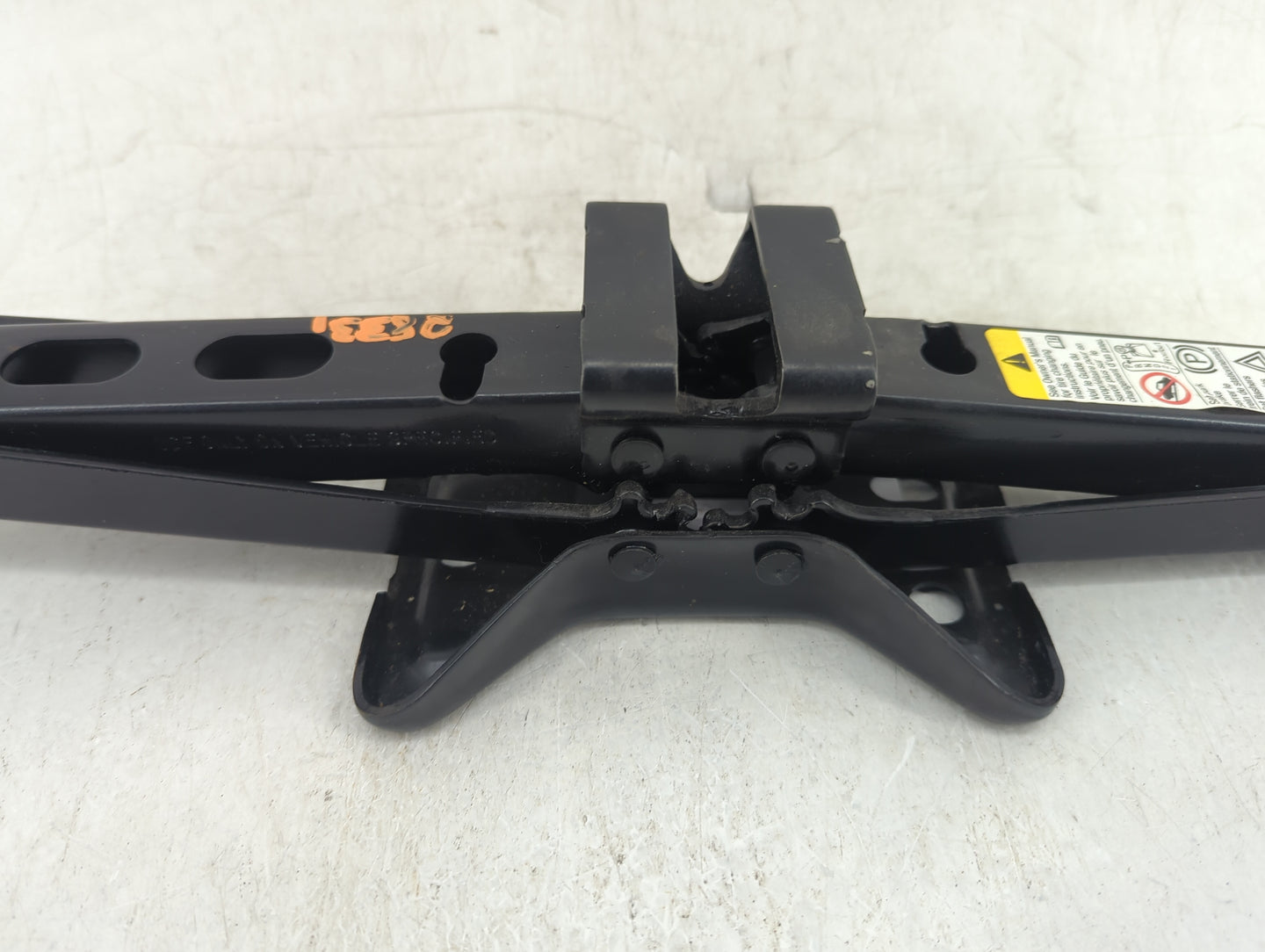 2006 Hummer H3 Spare Scissor Car Jack - Oemusedautoparts1.com