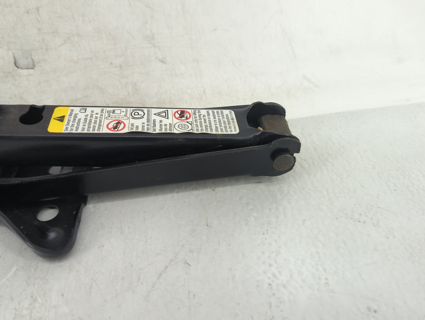 2006 Hummer H3 Spare Scissor Car Jack - Oemusedautoparts1.com
