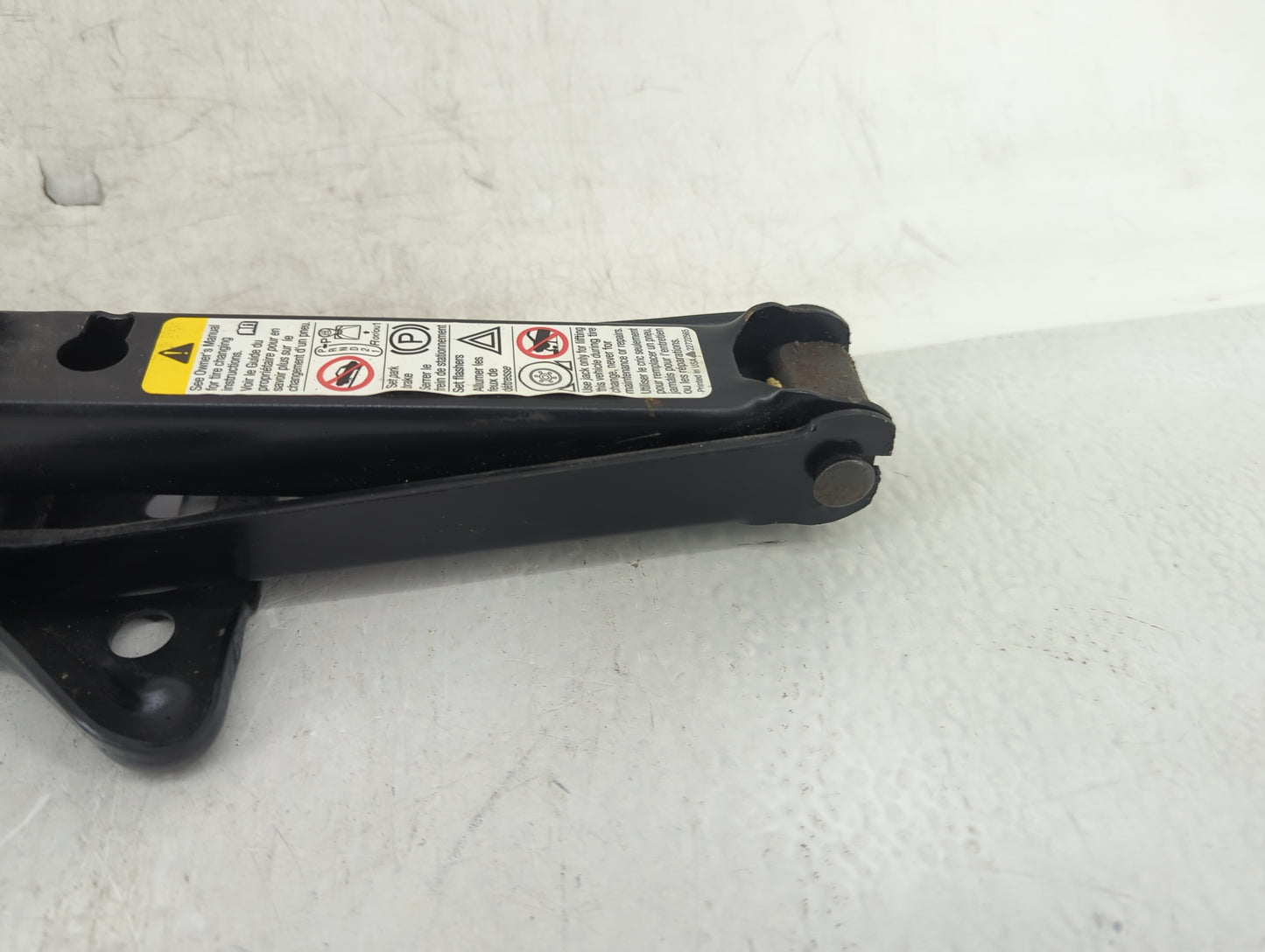 2006 Hummer H3 Spare Scissor Car Jack - Oemusedautoparts1.com