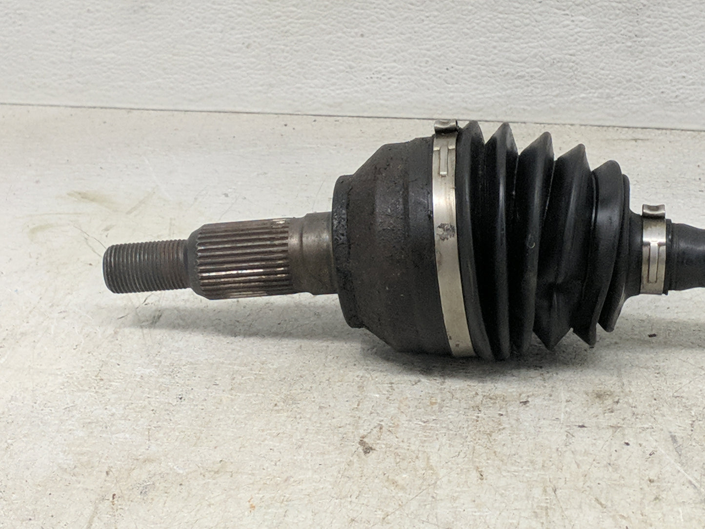 2006 Hummer H3 Axle Shaft Front Driver Cv C/v - Oemusedautoparts1.com