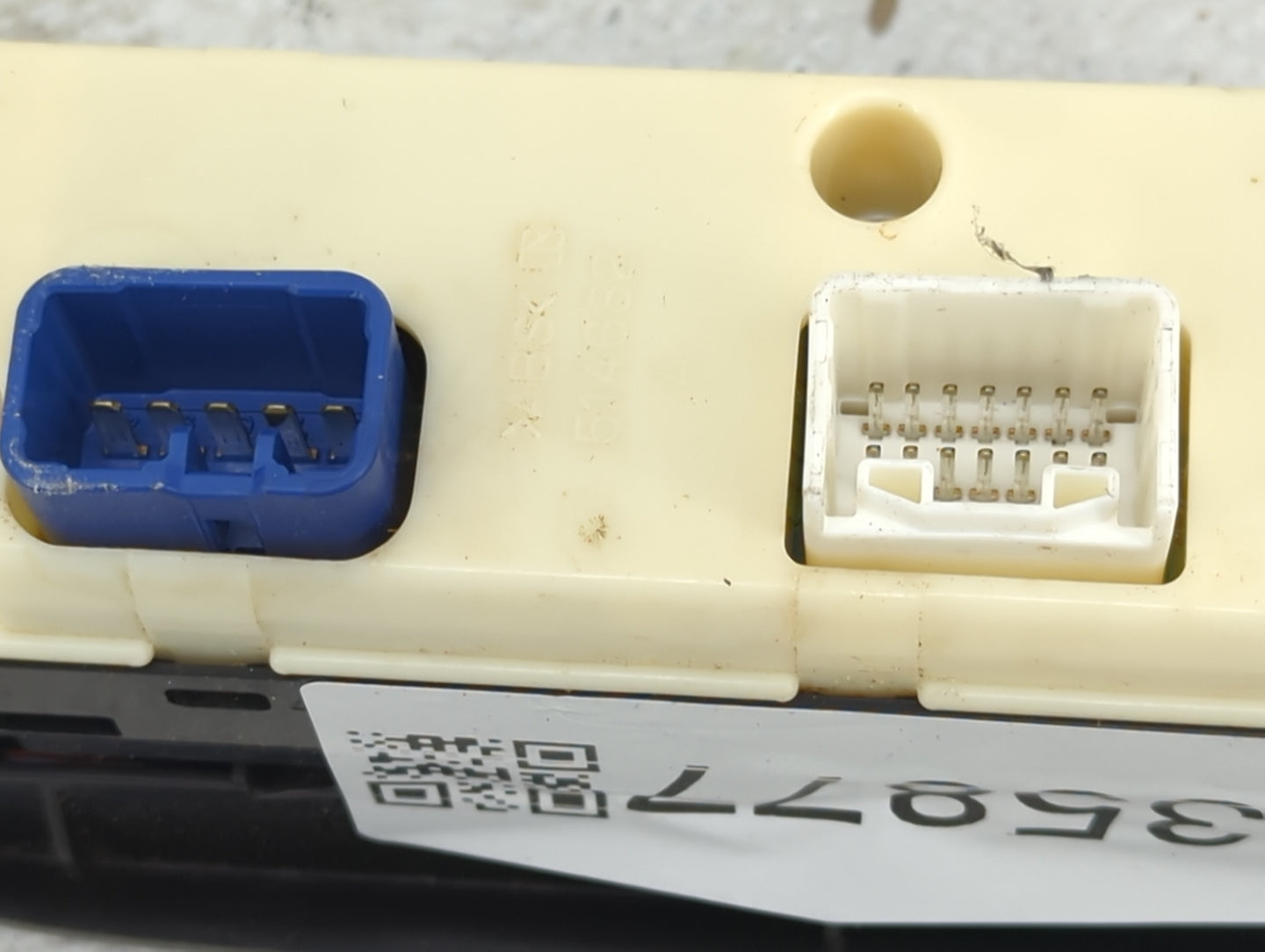 2006 Hummer H3 Master Power Window Switch Replacement Driver Side Left P/N:514632 Fits OEM Used Auto Parts - Oemusedautopart