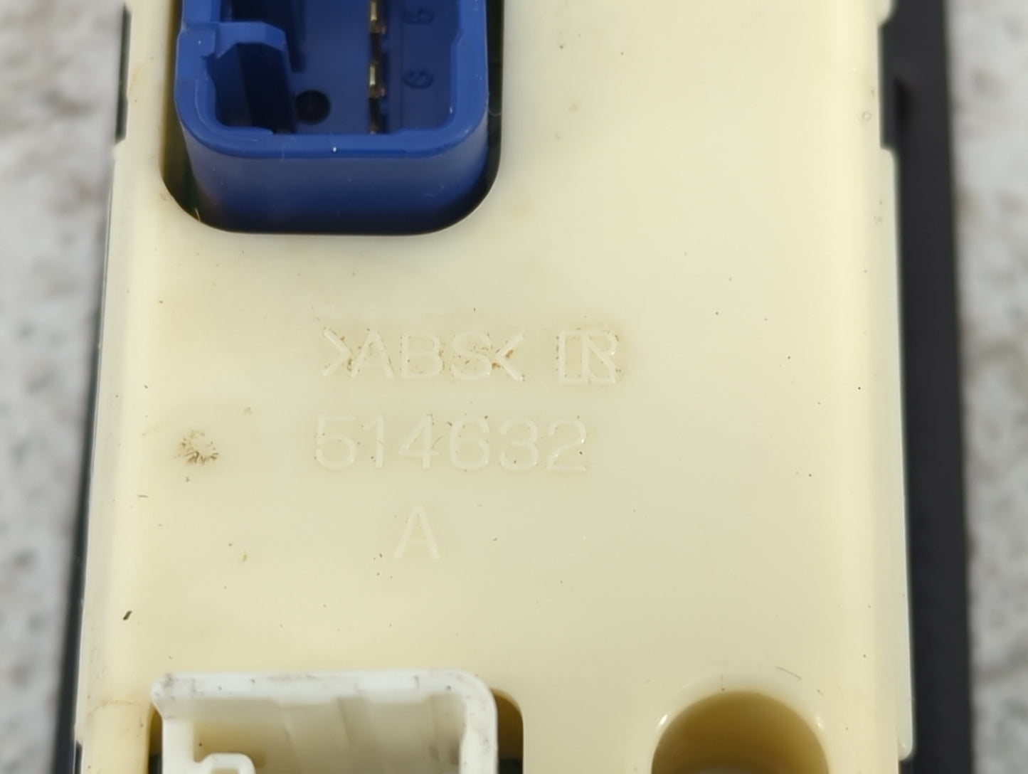 2006 Hummer H3 Master Power Window Switch Replacement Driver Side Left P/N:514632 Fits OEM Used Auto Parts - Oemusedautopart