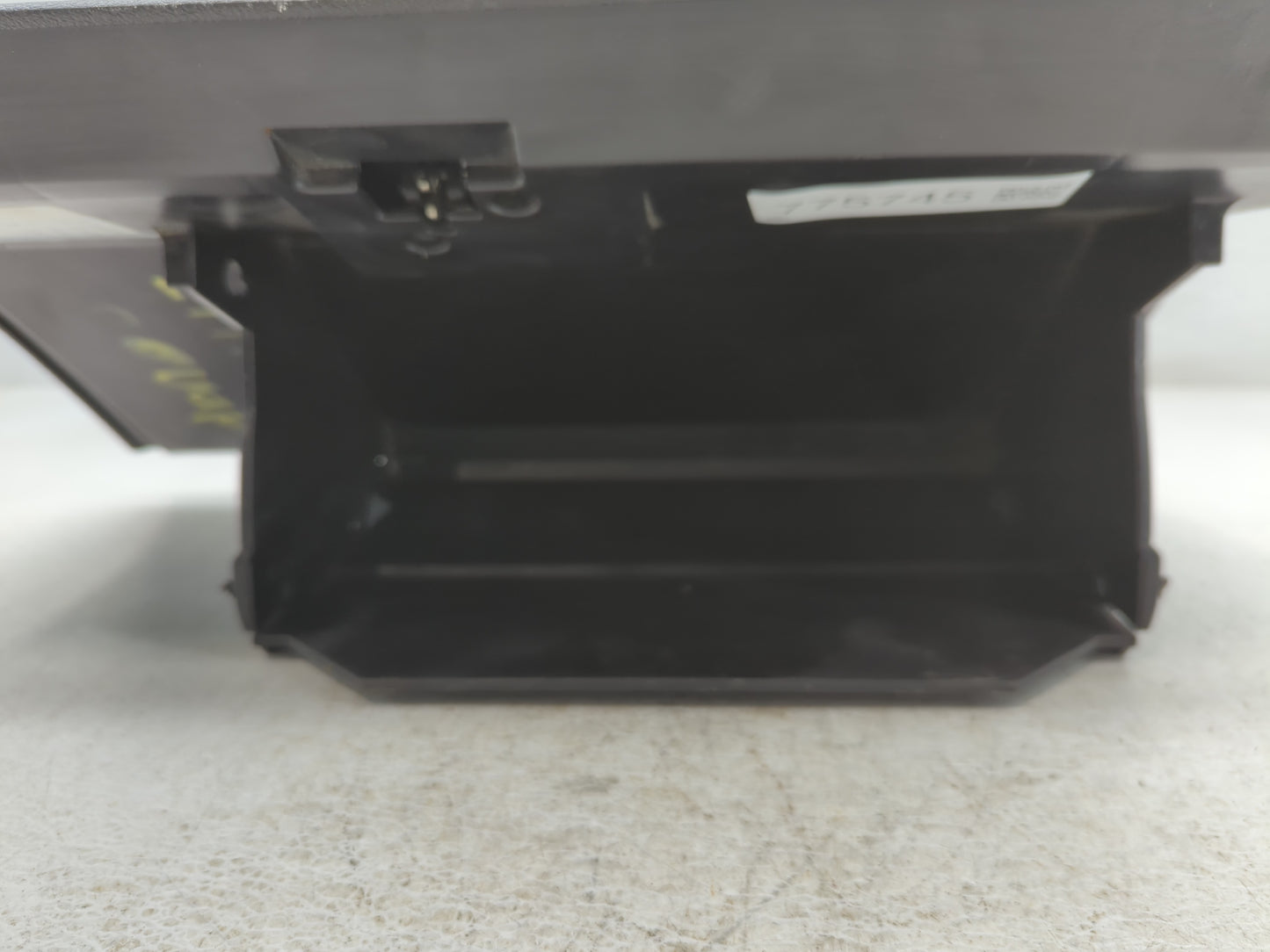 2006 Hummer H3 Passenger Glove Box Door Storage Compartment - Oemusedautoparts1.com