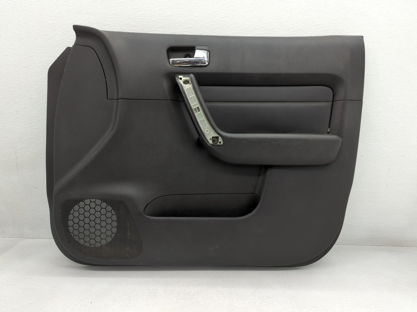 2006 Hummer H3 Front Right Passenger Interior Door Panel Trim - Oemusedautoparts1.com